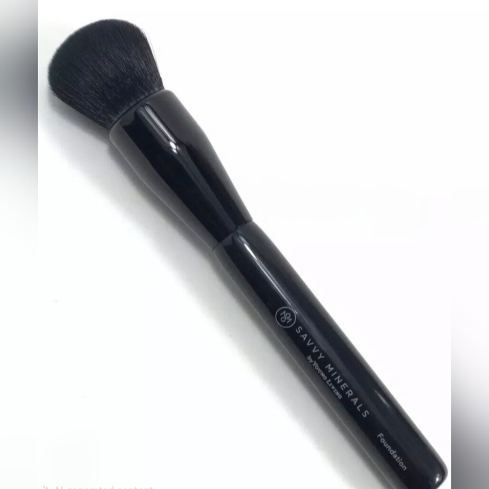 Young Living Savvy Minerals Foundation Brush‎